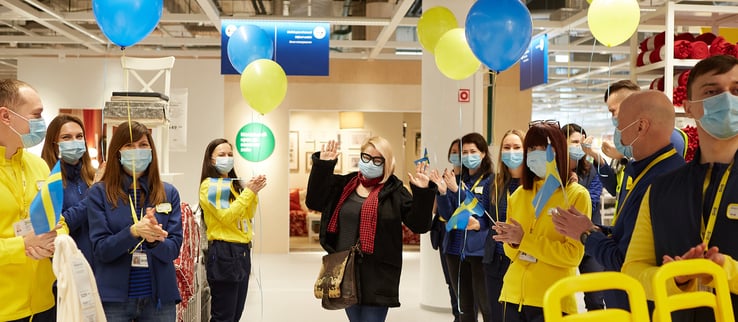 IKEA co-workers welcome first customer to IKEA Kyiv